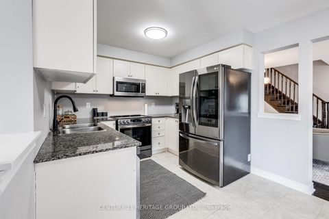 Photo 11 at 117 Four Seasons Crescent, Woodland Hill, Newmarket