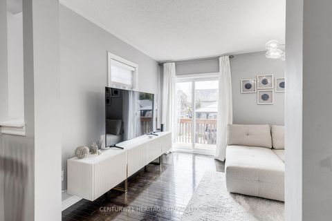 Photo 13 at 117 Four Seasons Crescent, Woodland Hill, Newmarket