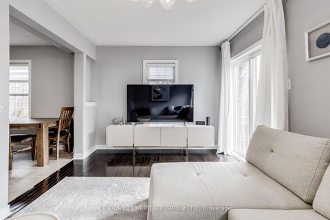 Photo 15 at 117 Four Seasons Crescent, Woodland Hill, Newmarket