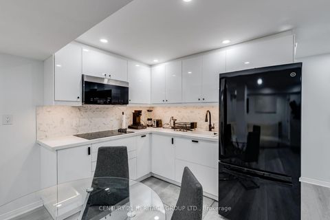 Photo 24 at 117 Four Seasons Crescent, Woodland Hill, Newmarket