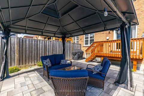 Photo 30 at 117 Four Seasons Crescent, Woodland Hill, Newmarket