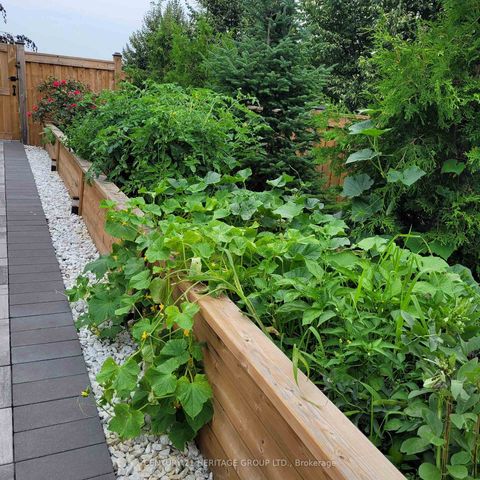 Photo 40 at 117 Four Seasons Crescent, Woodland Hill, Newmarket