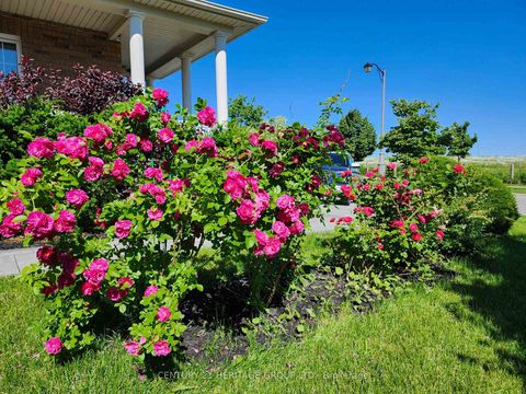 Photo 41 at 117 Four Seasons Crescent, Woodland Hill, Newmarket