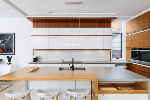 Photo 11 at 43 Ballacaine Drive, Queensway, Toronto