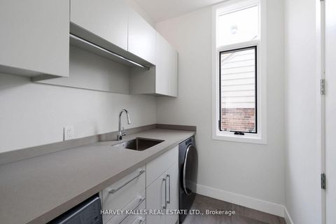 Photo 24 at 43 Ballacaine Drive, Queensway, Toronto