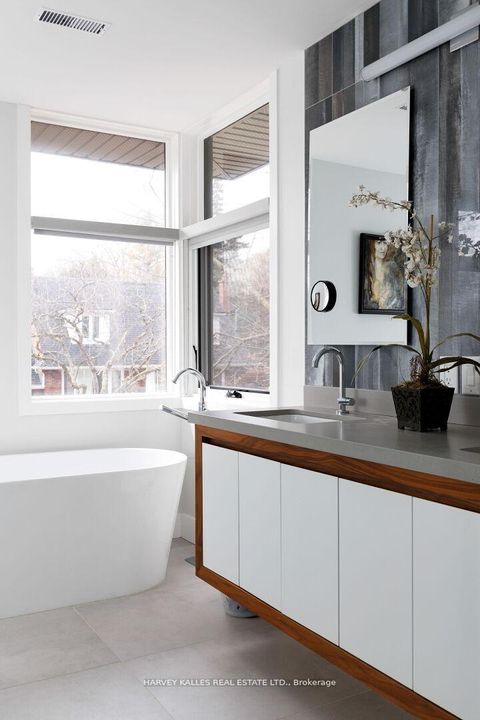 Photo 34 at 43 Ballacaine Drive, Queensway, Toronto