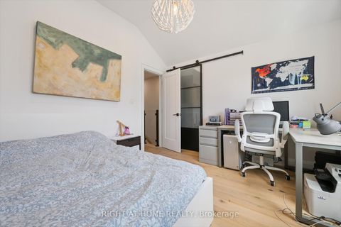 Photo 16 at 814 Coxwell Avenue, East York, Toronto