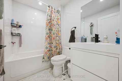 Photo 17 at 814 Coxwell Avenue, East York, Toronto