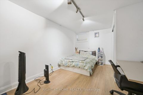 Photo 19 at 814 Coxwell Avenue, East York, Toronto