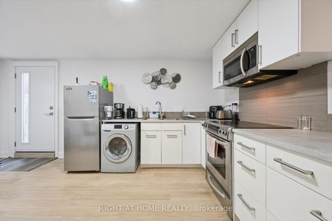 Photo 22 at 814 Coxwell Avenue, East York, Toronto