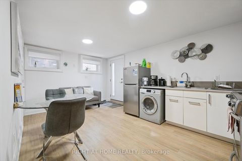 Photo 23 at 814 Coxwell Avenue, East York, Toronto