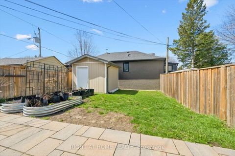 Photo 28 at 814 Coxwell Avenue, East York, Toronto