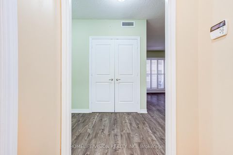 Photo 10 at 615 - 9255 Jane Street, Maple, Vaughan