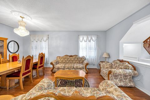 Photo 3 at 59 Boswell Road, Box Grove, Markham