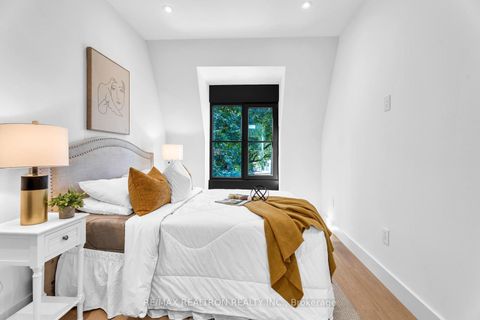 Photo 25 at 105 Rumsey Road, Leaside, Toronto