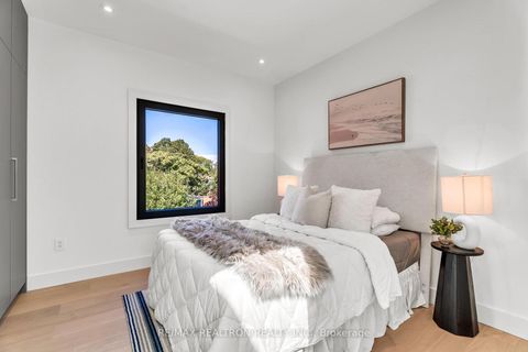 Photo 27 at 105 Rumsey Road, Leaside, Toronto