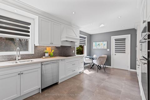 Photo 13 at 4 Welbrooke Place, City Centre West, Toronto