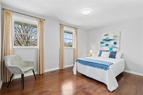 Photo 18 at 4 Welbrooke Place, City Centre West, Toronto