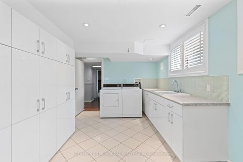 Photo 26 at 4 Welbrooke Place, City Centre West, Toronto