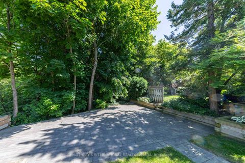 Photo 31 at 4 Welbrooke Place, City Centre West, Toronto