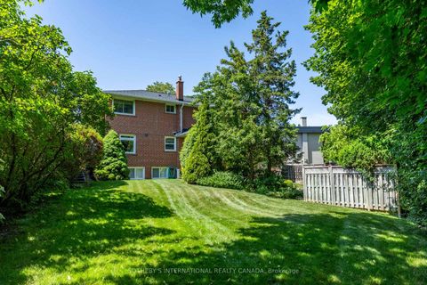 Photo 32 at 4 Welbrooke Place, City Centre West, Toronto