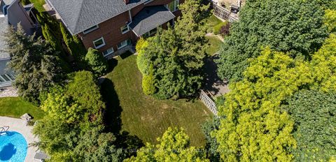 Photo 36 at 4 Welbrooke Place, City Centre West, Toronto