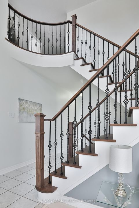 Photo 4 at 81 Ten Oaks Boulevard, Patterson, Vaughan