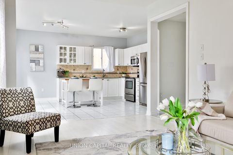 Photo 16 at 81 Ten Oaks Boulevard, Patterson, Vaughan