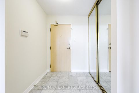 Photo 7 at 1506 - 7 Townsgate Drive, Yorkhill, Vaughan