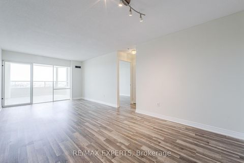 Photo 20 at 1506 - 7 Townsgate Drive, Yorkhill, Vaughan