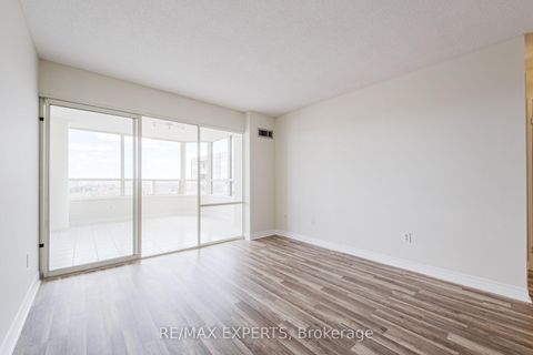 Photo 21 at 1506 - 7 Townsgate Drive, Yorkhill, Vaughan