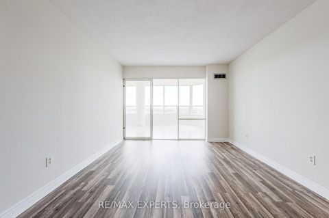 Photo 22 at 1506 - 7 Townsgate Drive, Yorkhill, Vaughan