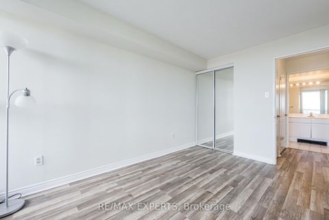 Photo 27 at 1506 - 7 Townsgate Drive, Yorkhill, Vaughan