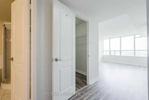 Photo 36 at 1506 - 7 Townsgate Drive, Yorkhill, Vaughan