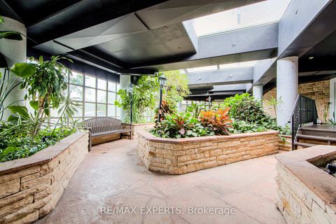 Photo 44 at 1506 - 7 Townsgate Drive, Yorkhill, Vaughan