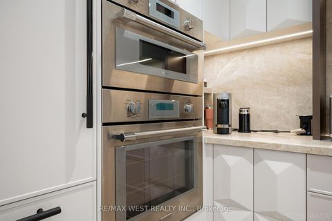 Photo 11 at 238 Melrose Avenue N, Lawrence Park North, Toronto