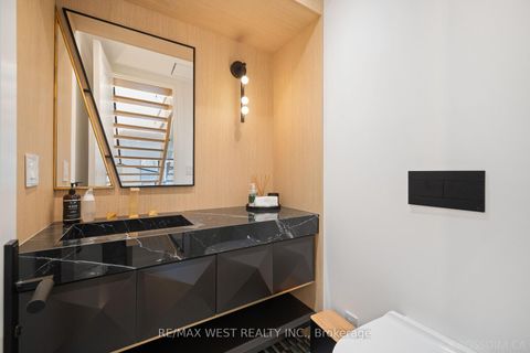 Photo 12 at 238 Melrose Avenue N, Lawrence Park North, Toronto