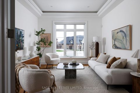 Photo 8 at 42 Winterlude Court, Kleinburg, Vaughan