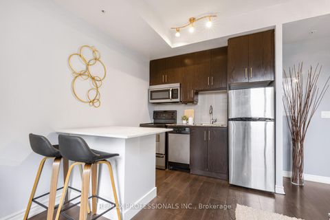 Photo 10 at 723 - 15 James Finlay Way, CFB, Toronto