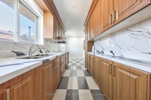 Photo 11 at 63 Hopperton Drive, Windfields, Toronto