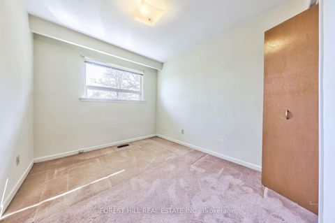 Photo 15 at 63 Hopperton Drive, Windfields, Toronto