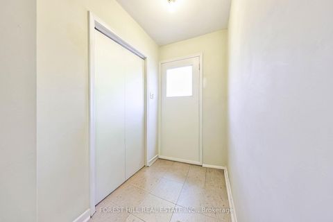 Photo 18 at 63 Hopperton Drive, Windfields, Toronto