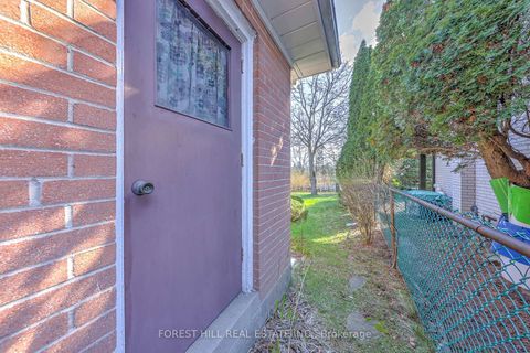 Photo 22 at 63 Hopperton Drive, Windfields, Toronto