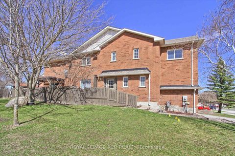 Photo 2 at 74 Drake Drive, Painswick South, Barrie