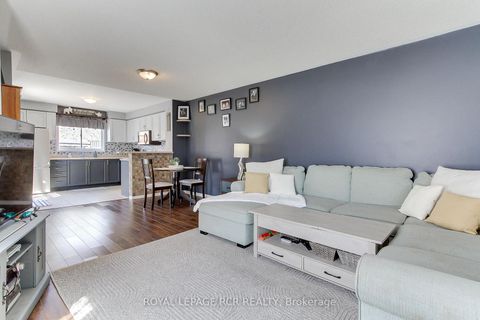 Photo 11 at 74 Drake Drive, Painswick South, Barrie