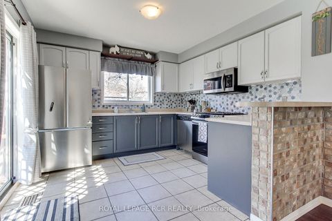 Photo 17 at 74 Drake Drive, Painswick South, Barrie