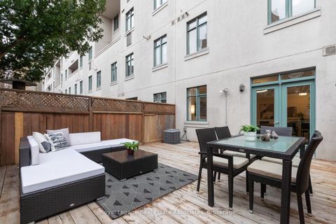 Photo 2 at Th103 - 500 Richmond Street W, Waterfront Communities C1, Toronto