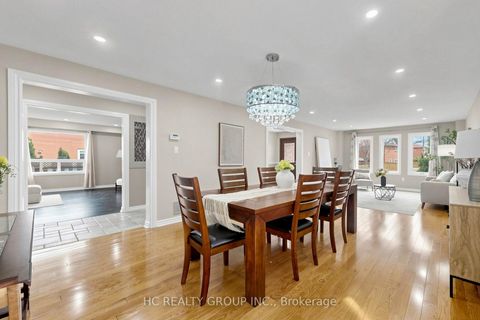 Photo 7 at 84 Viewmark Drive, Devonsleigh, Richmond Hill