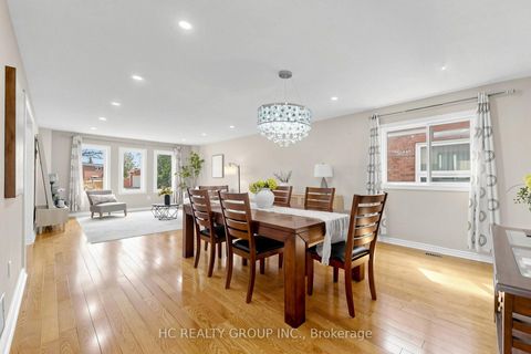 Photo 8 at 84 Viewmark Drive, Devonsleigh, Richmond Hill