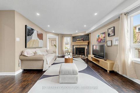 Photo 9 at 84 Viewmark Drive, Devonsleigh, Richmond Hill